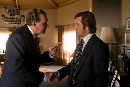 Frank Langella como Nixon; Michael Sheen como sir David Frost