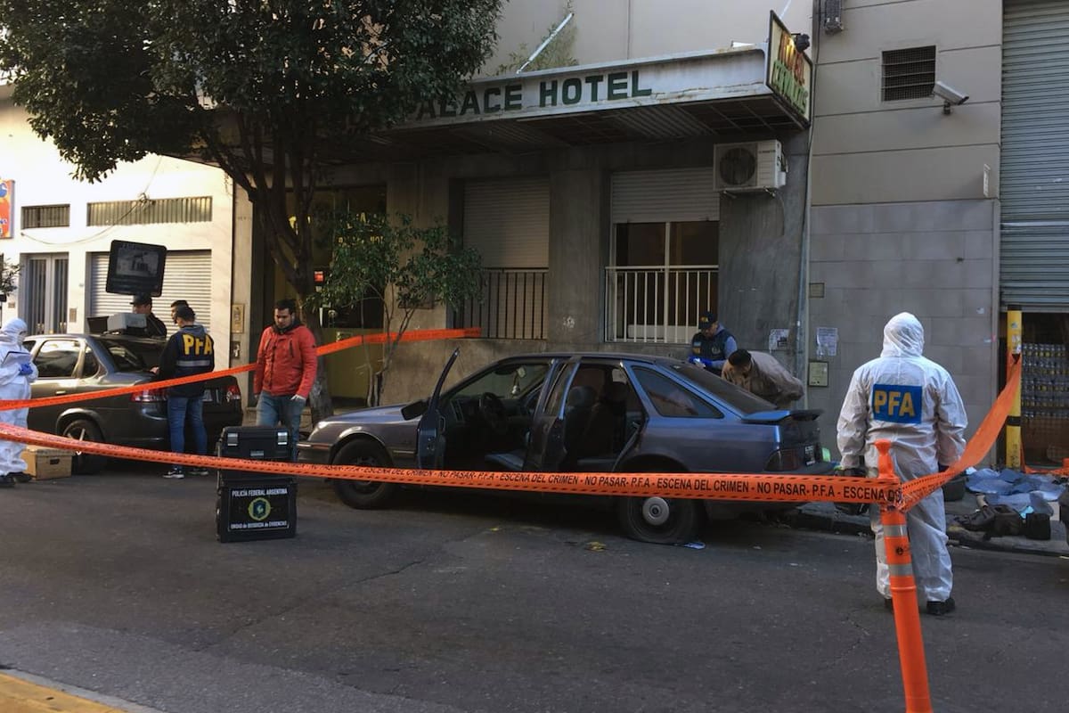 Peritajes en un vehículo Ford Sierra posiblemente conectado con el ataque frente al Congreso
