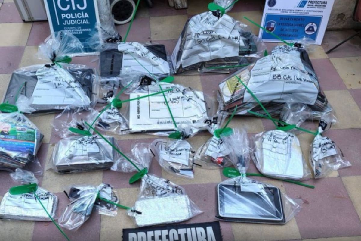 Peritos analizarán los elementos secuestrados en los allanamientos
