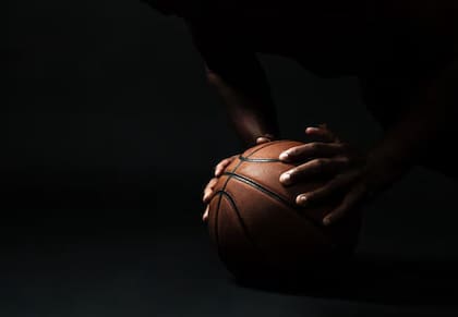 Perjudicó al plantel de baloncesto de la Universidad