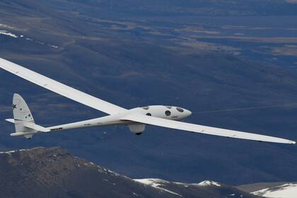 Perlan II, el aeroplano que logró batir un récord mundial de altura en el cielo patagónico. La nave, con cabina presurizada y dos pilotos, alcanzó los 52.172 pies y superó la última marca internacional, registrada en 2006