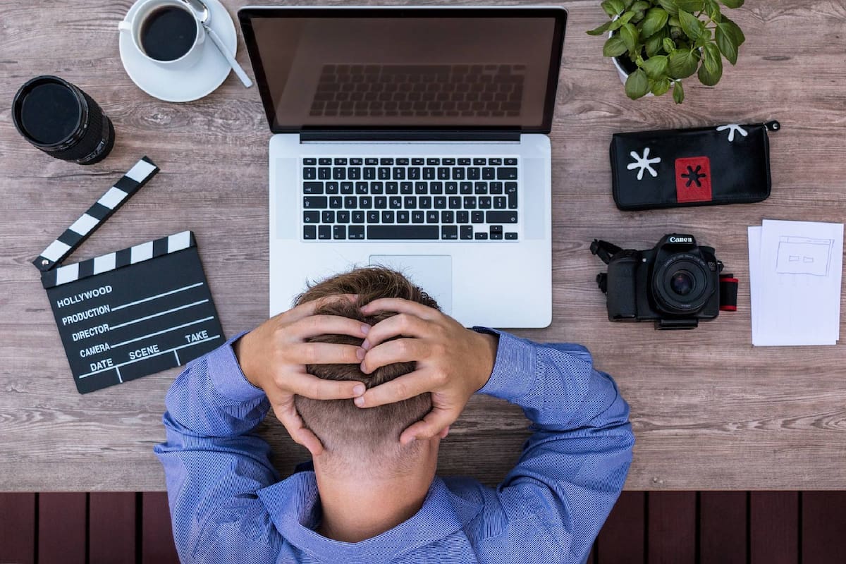 Permanecer durante ocho horas o más sentado es perjudicial para la salud