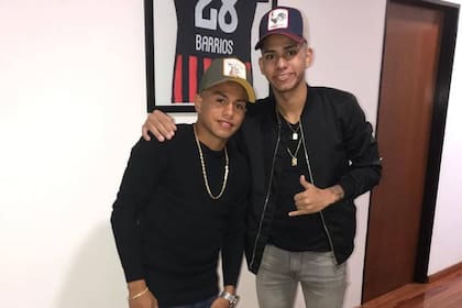 Perrito Barrios, junto a Dani, uno de sus siete hermanos