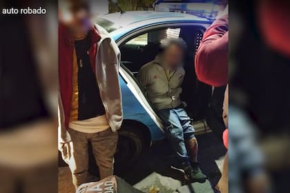 Persecución a los delincuentes que le robaron el coche al hijo de Felipe Pigna.