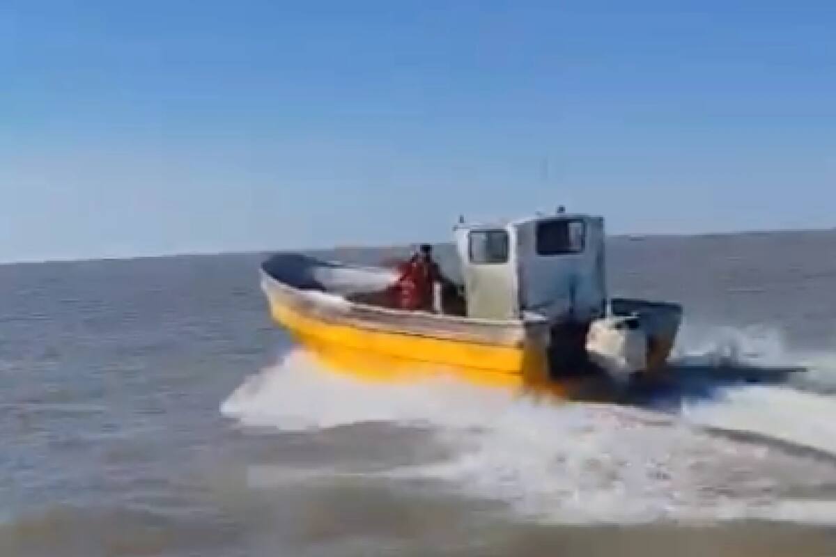 Persecución en aguas territoriales uruguayas.