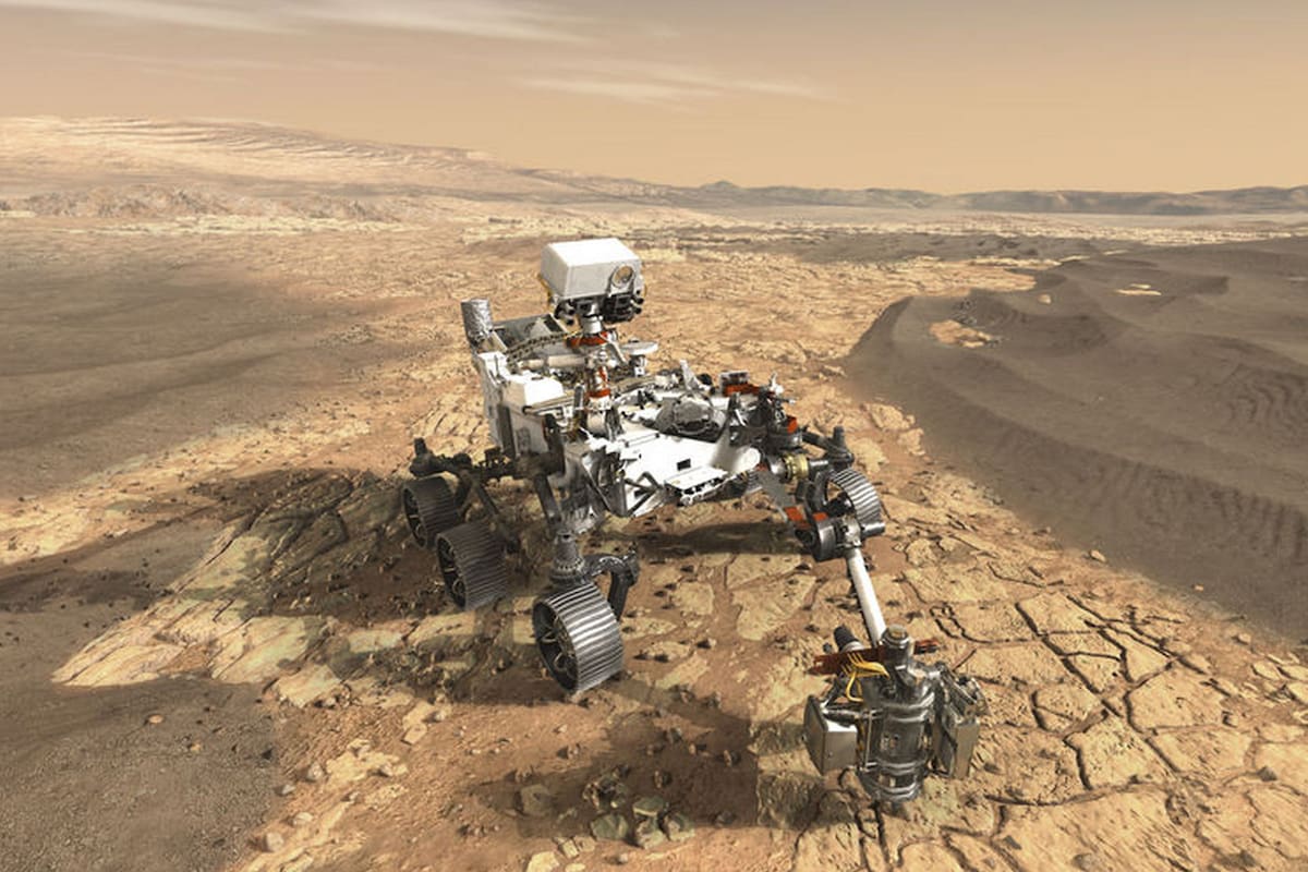 Perseverance es el vehículo más pesado que se haya enviado al suelo marciano, con cámaras, herramientas y sensores, un laboratorio móvil creado a imagen del rover Curiosity, que aún recorre la superficie de Marte