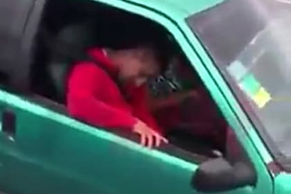 Personal AUBASA detecta el vehículo conducido por policías en estado de ebriedad