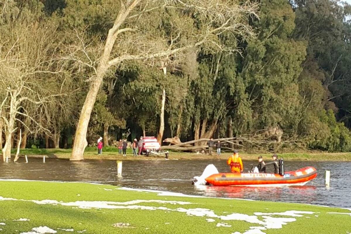 Personal de Bomberos encontró el cadaver horas después de que el hombre se sumergiera sin motivo aparente (imagen ilustrativa)