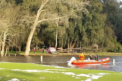 Personal de Bomberos encontró el cadaver horas después de que el hombre se sumergiera sin motivo aparente (imagen ilustrativa)