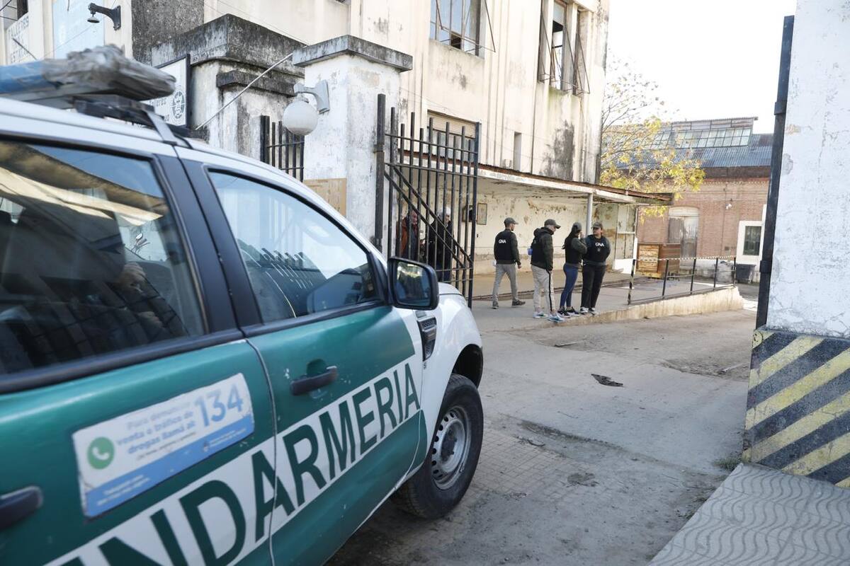 Personal de Gendarmería allanó ayer el depósito de alimentos en Tafí Viejo, Tucumán