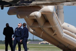Despliegue de la rampa inflable del Air Force One retrasa la salida de Trump rumbo a Texas