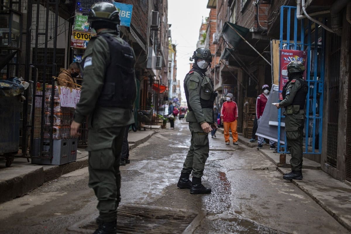 Personal de la Gendarmería, en la villa 1-11-14