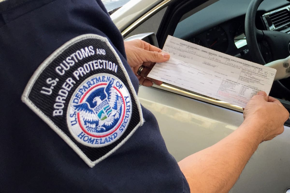 Personal de la Oficina de Aduanas y Protección Fronteriza de los Estados Unidos (CBP por sus siglas inglés) evaluará cada caso detenidamente
