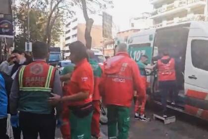 Personal del SAME atendió a los afectados por el gas pimienta en un mercado de San Cristóbal
