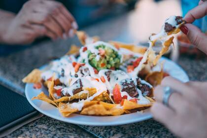 Nachos, hot dogs, bebidas y panchos, son los artículos que los aficionados podrán obtener gratis en el estadio