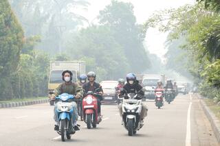 Indonesia prohíbe quemas abiertas mientras humo llega a Malasia