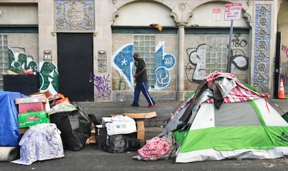 Personas viviendo en las calles: una imagen cada vez más común en distintas ciudades