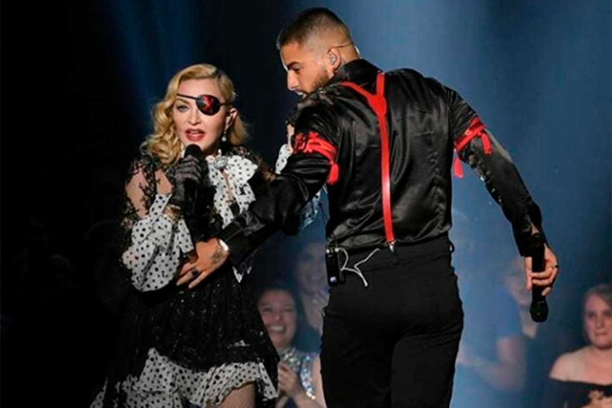 Personificada como Madame X, la diva y el colombiano dieron su esperado show en la entrega de premios