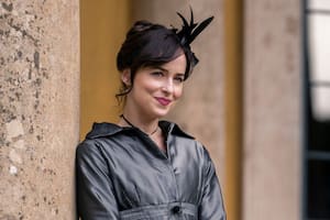 Persuasión protagonizada por Dakota Johnson