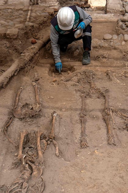 En fotos: encuentran un cementerio colonial con 42 entierros en un antiguo hospital de Perú del año 1552