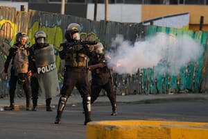 Perú confirma la primera muerte en Lima, tras violentas protestas contra el Gobierno