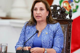 Perú.- El coronel Harvey Colchado, encargado del registro a Boluarte, anuncia su candidatura a las legislativas de Perú