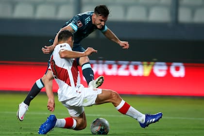 Nicolás Tagliafico, uno de los referentes del seleccionado argentino, frente a Perú, en Lima por las Eliminatorias para Qatar 2022