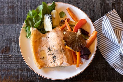 Pesca y vegetales en Casa Chola.