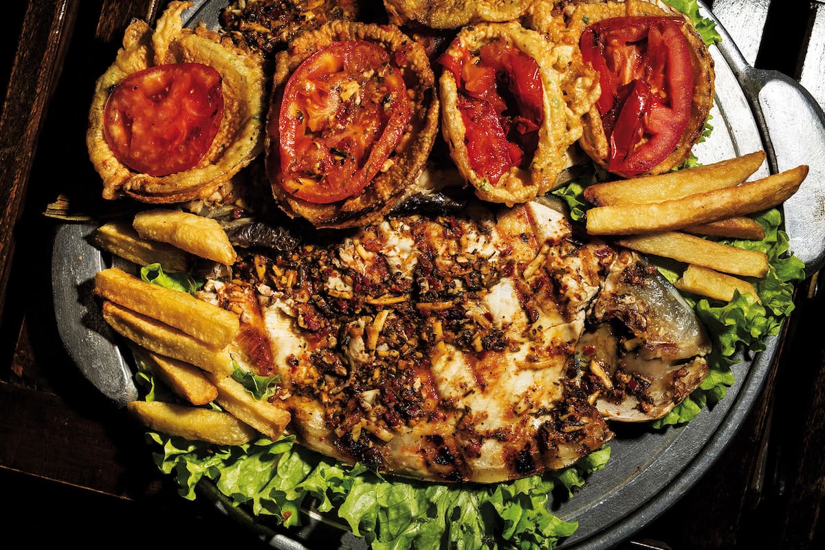 Pescado de río sin sabor barroso.