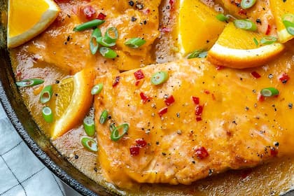 Pescado gratinado en salsa de naranja