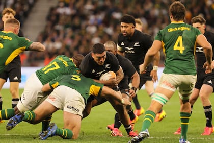 Pese a caer frente a los bicampeones mundiales, los All Blacks dan señales de lo que están buscando con su juego