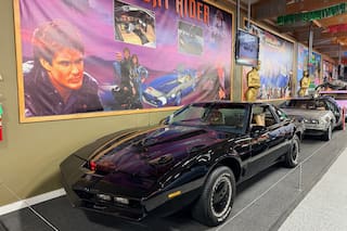 Pese a estar en museo, multan por exceso de velocidad a auto réplica de serie de TV "Knight Rider"