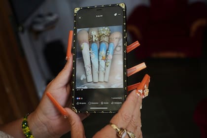 Pese a la crisis, las cubanas hacen de sus uñas lienzos creativos y las manicuras sacan rédito