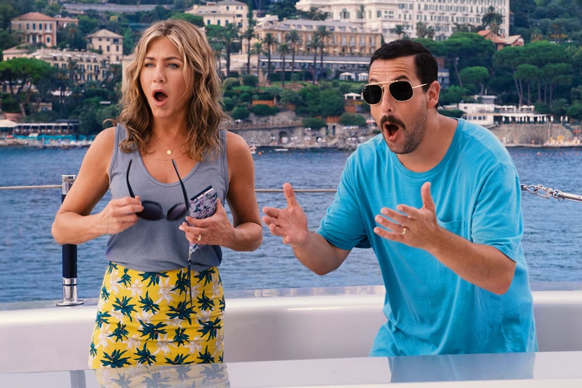 Pese a las críticas regulares, el film protagonizado por Jennifer Aniston y Adam Sandler sumó 31 millones de vistas en sus primeros tres días