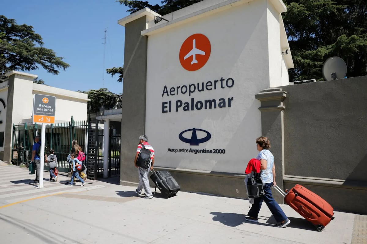 Pese a las promesas de Mario Meoni, no habilitaron el aeropuerto de El Palomar