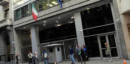 Pese a las quejas de los descendientes por la falta de turnos, crecen los reclamos judiciales.