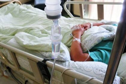 Pese a los faltantes, los especialistas consideran que aún no se reprogramaron ni cancelaron procedimientos médicos