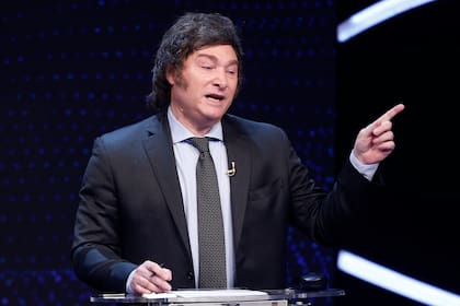 Pese a no haber podido contar con ayuda-memoria, el libertario mostró fluidez en su exposición