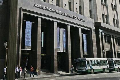 Pese a que los sitios se incrementan, las provincias resisten la reglamentación