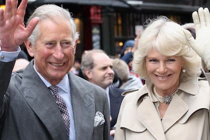 Pese a que no hay fotos oficiales, People confirmó que el príncipe Carlos y Camilla de Cornualles conocieron a Lilibet Diana
