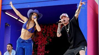 Peso Pluma cantó este 2023 con Becky G en el festival Coachella en California
