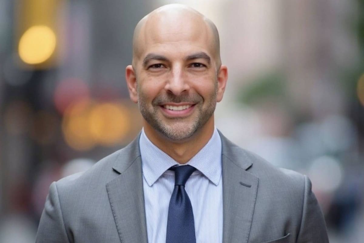 Peter Attia recomienda consumir al menos 2 gramos por kilo de proteinas para una vejez saludable