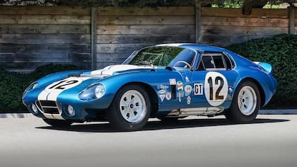 Peter Brock modificó el modelo con una carrocería cerrada de techo bajo y cola truncada (foto: Gooding Christie´s)