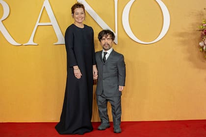 Peter Dinklage junto a su esposa, la guionista Erica Schmidt