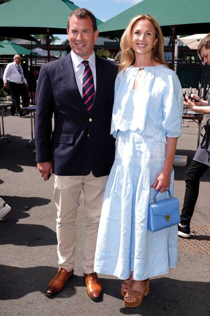 Peter Phillips y Harriet Sperling, su prometida, en julio pasado, en el torneo de Wimbledon
