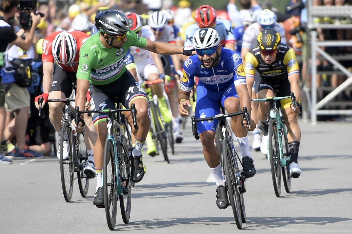 Peter Sagan felicita a FAviria tras la victoria en la cuarta etapa del Tour