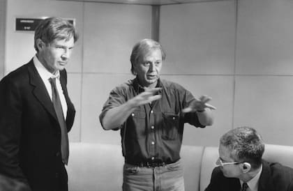 Petersen, junto a Harrison Ford y Tom Everett, en pleno rodaje de Avión presidencial