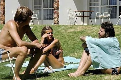 Peterson, su mujer, y el amigo de ambos, John Watson; Sudáfrica, 1975
