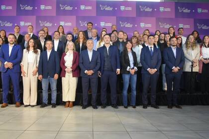 Petri y Cornejo en la presentación de los candidatos de La Libertad Avanza y Cambia Mendoza rumbo a las legislativas del 26 de octubre.