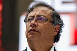 Petro cumple un año de presidencia envuelto en un escándalo